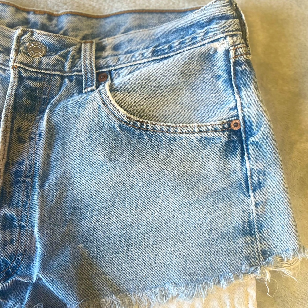 Levi’s Premium 501 Original Shorts - SIZE 33